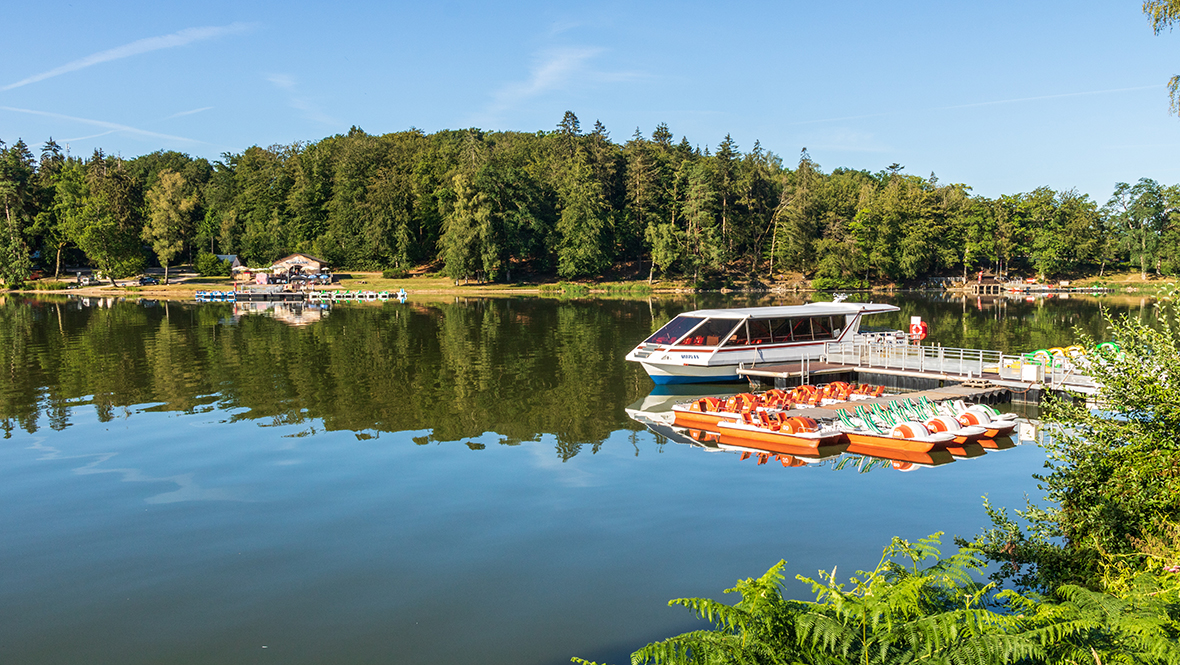 Baignade et loisirs aquatiques, sur le lac des Settons à proximité du camping nature en Bourgogne l’Hermitage de Chevigny