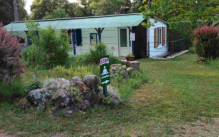 Réception du camping nature dans le Morvan l’Hermitage de Chevigny