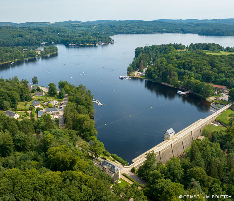 Vue aérienne du lac des Settons